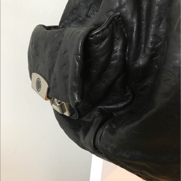 Women's gently worn Marc by Marc Jacobs bag! - Picture 3 of 8