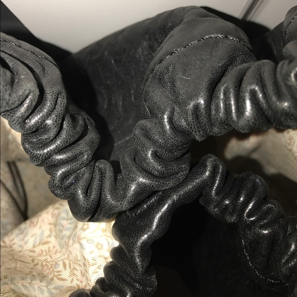 Women's gently worn Marc by Marc Jacobs bag! - Picture 5 of 8