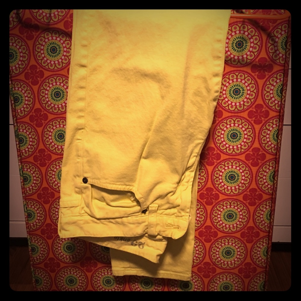 Yellow skinny ankle jeans