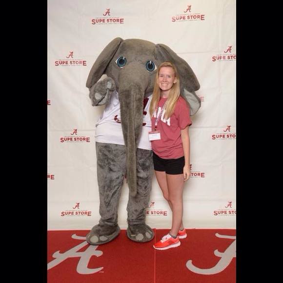 Meet your Posher, Lauren - Picture 1 of 1