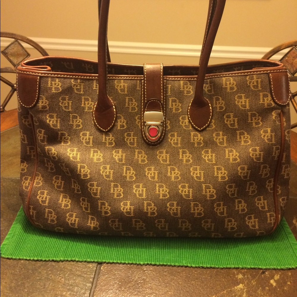 Dooney and Bourke signature purse/shoulder bag