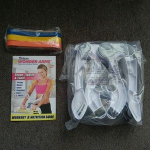Deluxe Wonder Arms