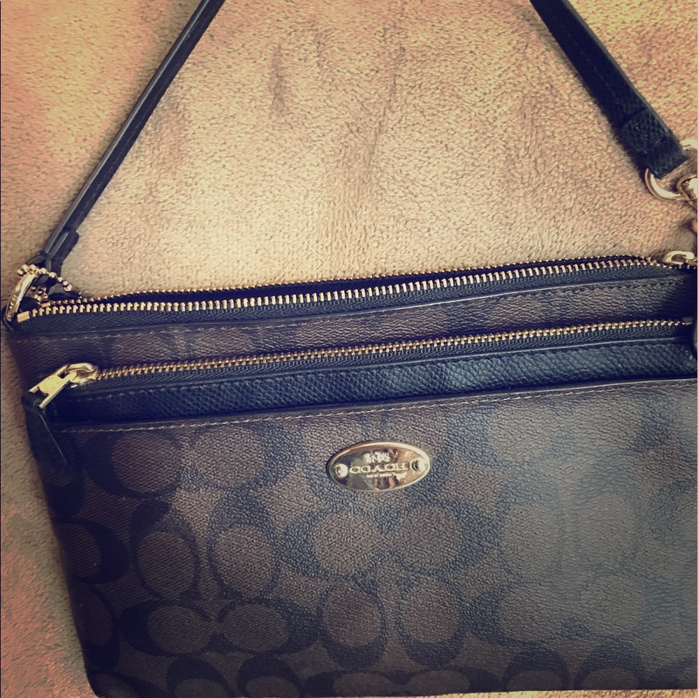 NWOT Coach large wristlet.