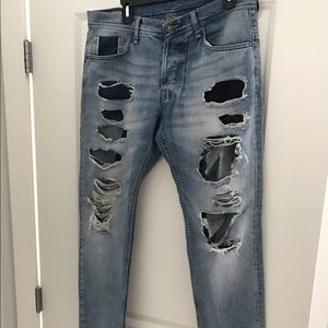 Men's Zara jeans with rips in them. Sz 34