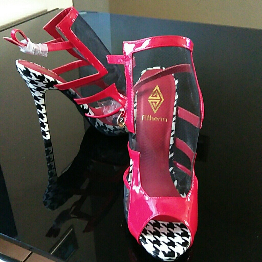 Heels - Picture 2 of 2