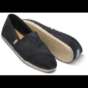 TOMS Freetown classic slip on- Size M 11.5