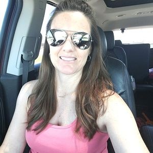 Meet your Posher, Lisa