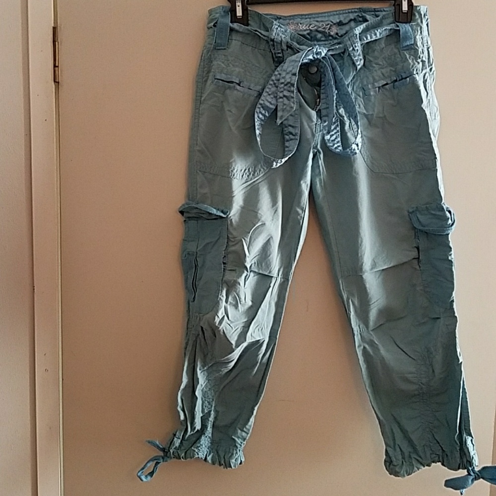 Capri pants