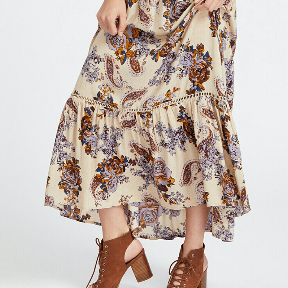 🌿PAISLEY HALTER DRESS🌿 - Picture 7 of 9