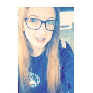 Meet your Posher, April