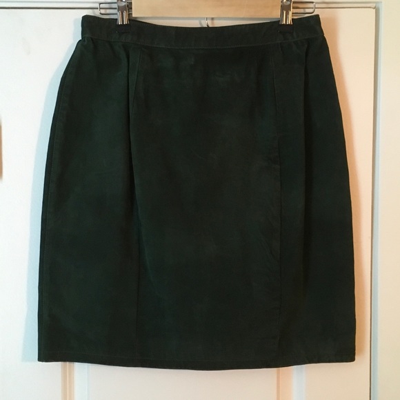 Global Identity Dresses & Skirts - 🎉FESTIVE🎉LEATHER Emerald green skirt size 13/14
