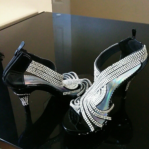 Heels - Picture 2 of 2