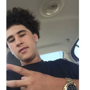 Meet your Posher, Carlos