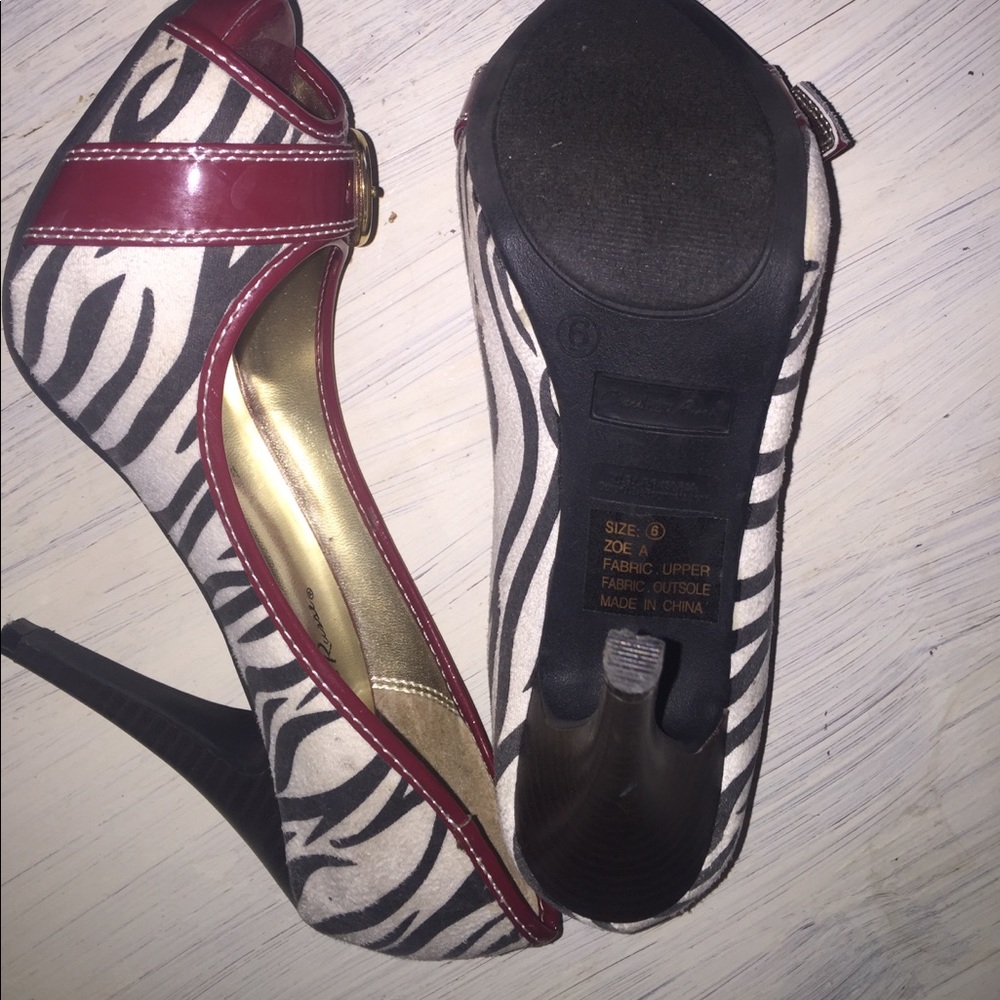 Pumps - Picture 2 of 2