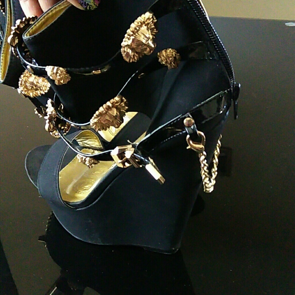 Shoes - Picture 2 of 2