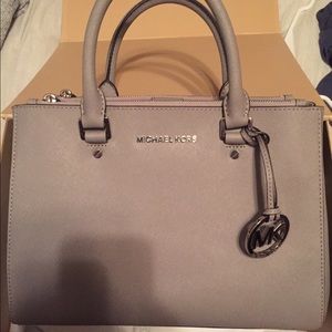 Michael Kors gray handbag