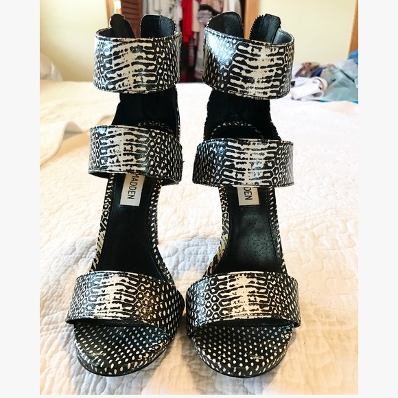 steve madden black & white heels - Picture 2 of 3