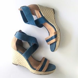 FOSSIL leather cognac & blue wedges