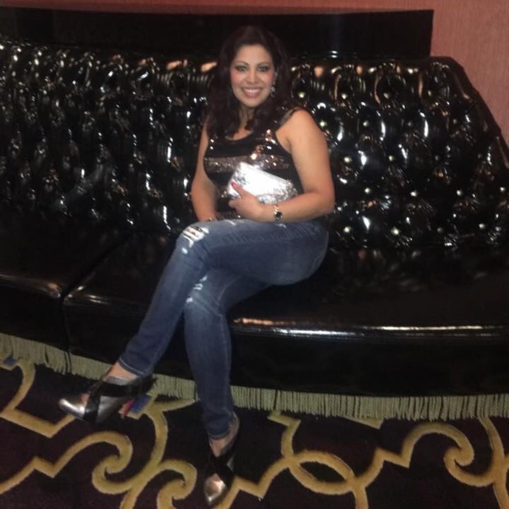 Meet your Posher, Yanet