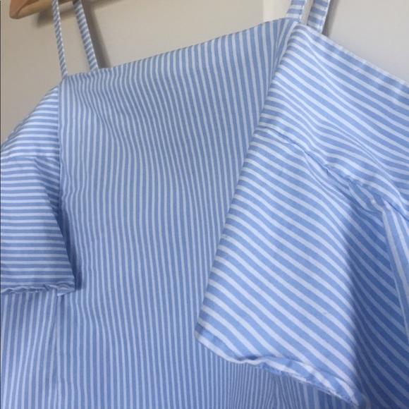 ⭐️ 3 for $20 sale ⭐️ OFF THE SHOULDER TOP / Sz L - Picture 2 of 3