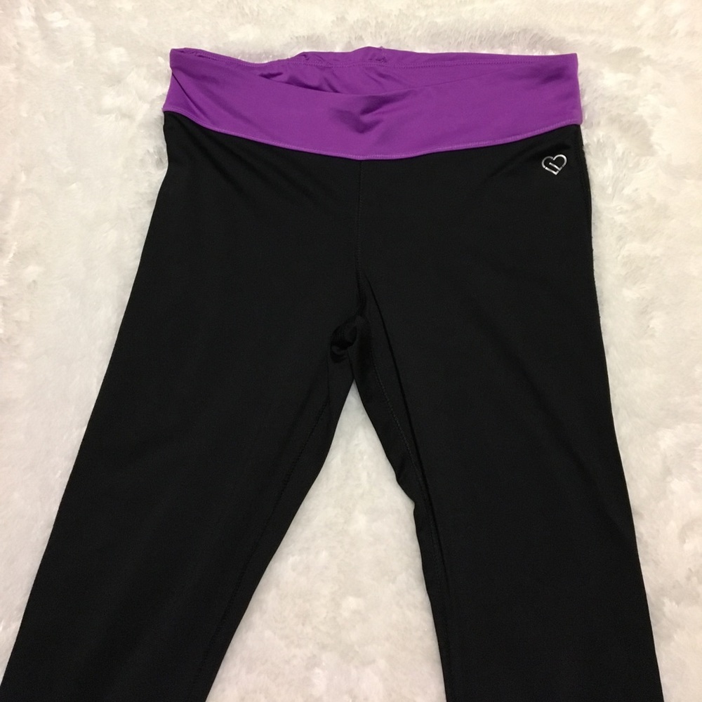 Black workout capris