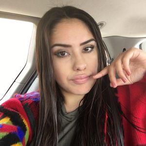 Meet your Posher, Dominique