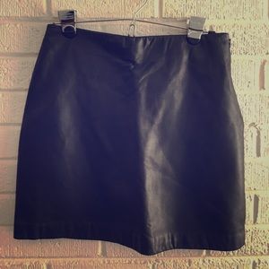 Banana Republic 100% leather mini skirt
