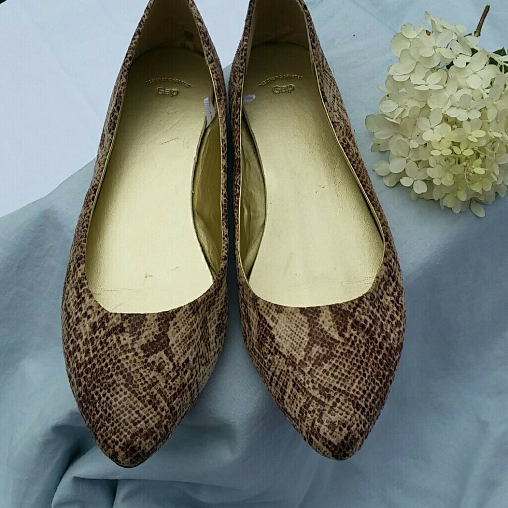 Faux snake skin flats 10 Wide