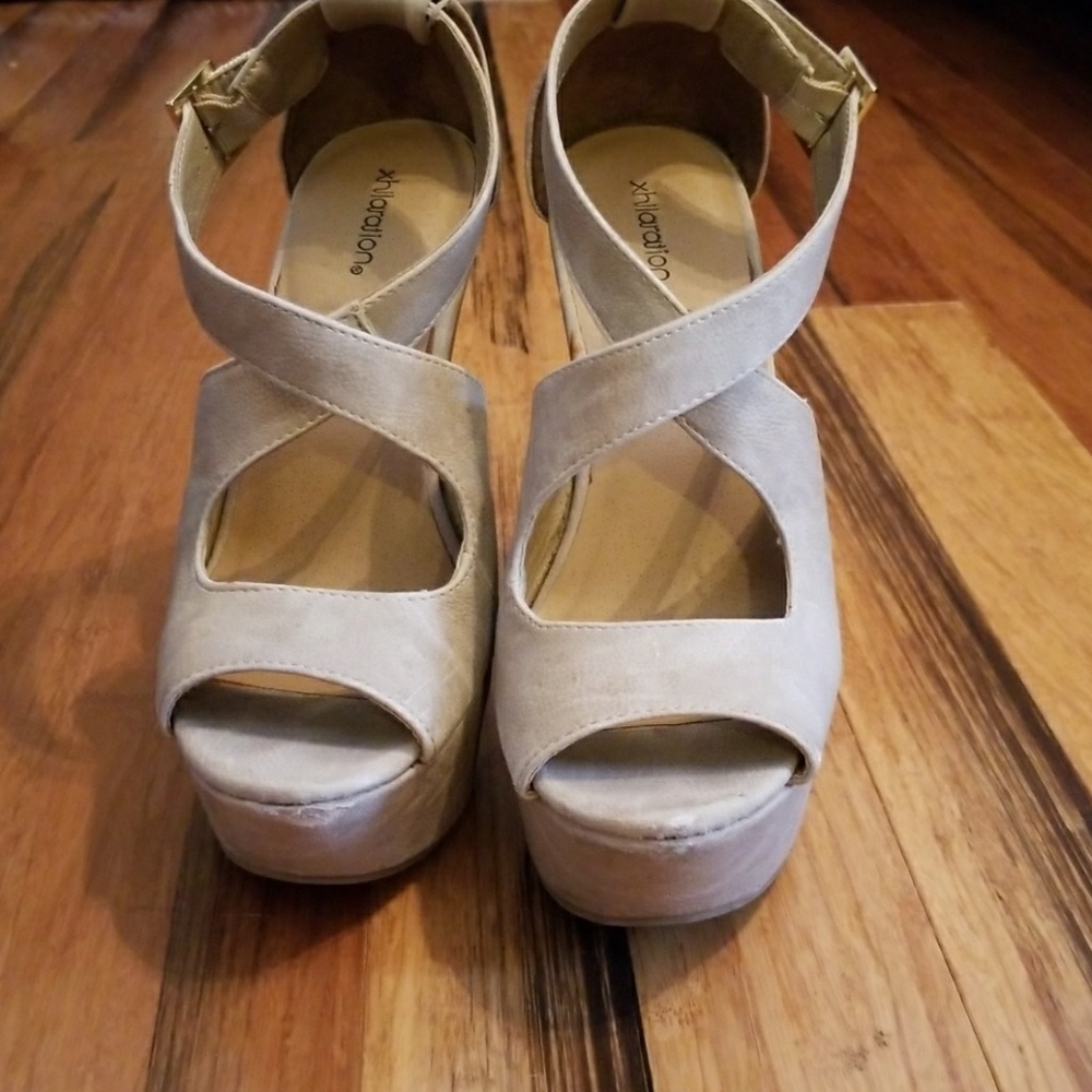 Nude wedges