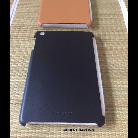 ⬇️$30 LEVENGER BLACK LEATHER IPAD 2/3/4 CASE - Picture 3 of 3