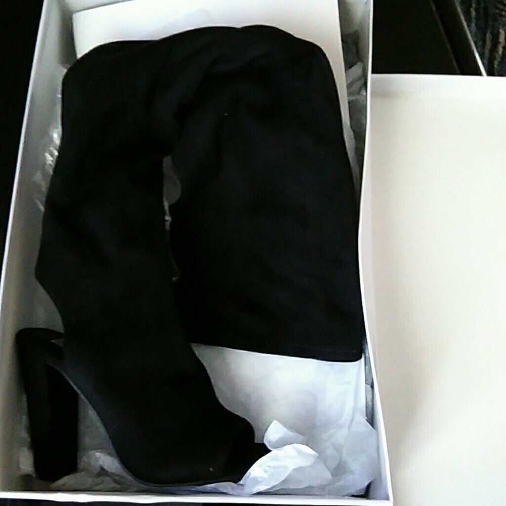 Boots - Picture 3 of 3