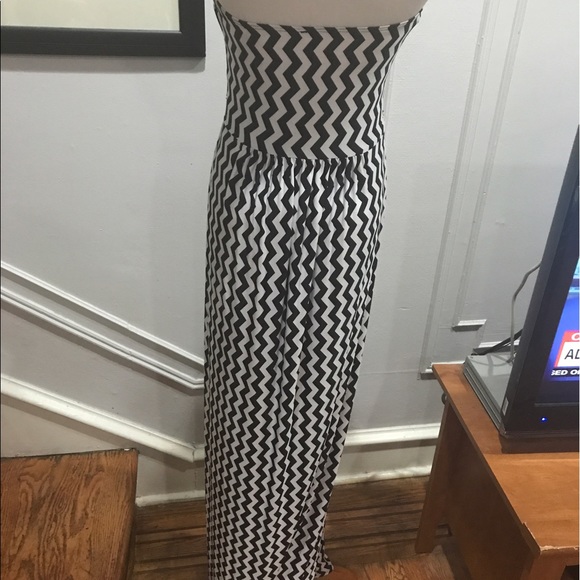 Chevron Maxi Dress - Picture 3 of 4