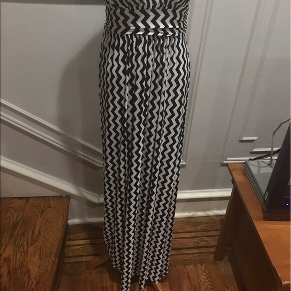 Chevron Maxi Dress - Picture 4 of 4