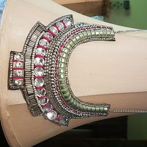 Brand new never worn statement necklace