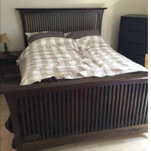 Queen size Bed