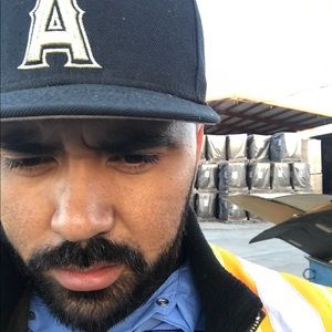 Meet your Posher, Carlos