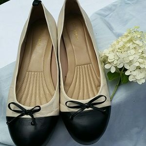 Easy Spirit flats