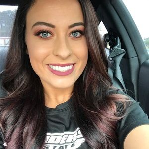 Meet your Posher, Caroline