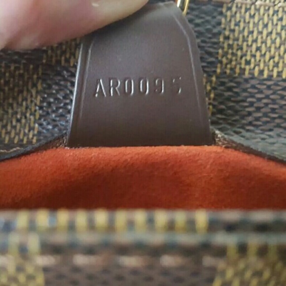 Louis Vuitton Damier Purse - Picture 3 of 8