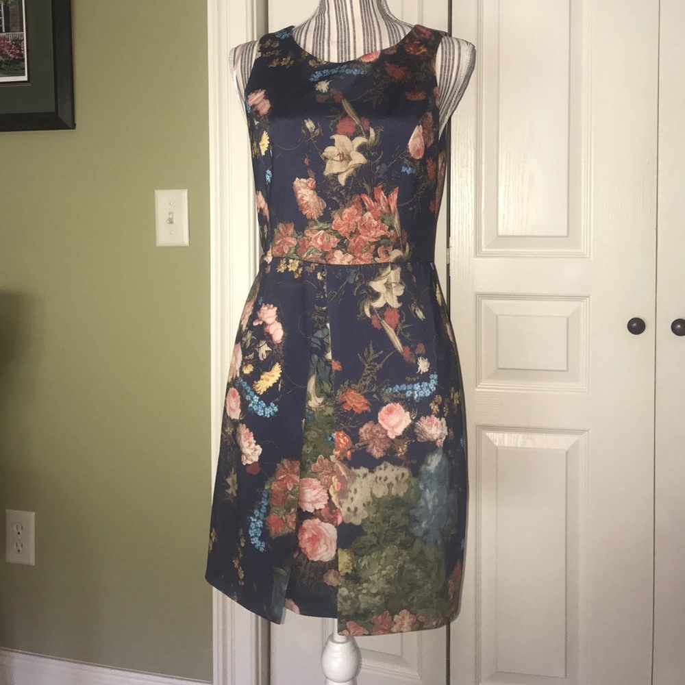 Forever 21 floral flattering dress