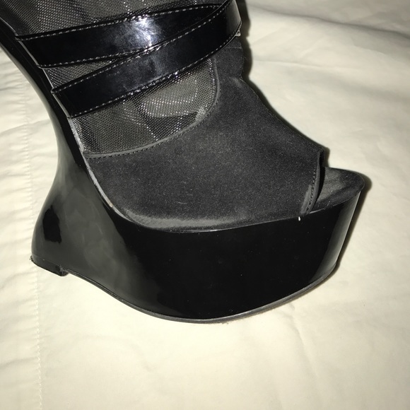 Chinese Laundry FUN black heels - Picture 3 of 8