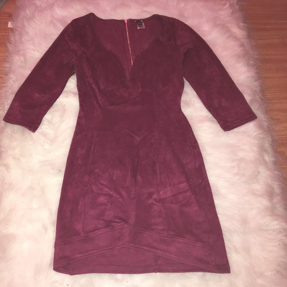 Burgundy v-cut mid sleeve tight fitted dress