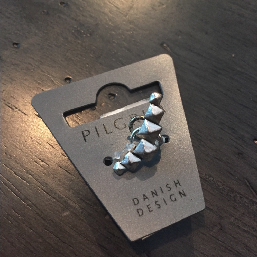 Pilgrim ear cuff