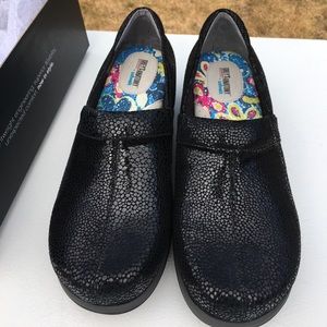 Greys anatomy soft walk work shoes.