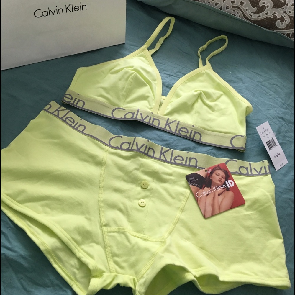 Calvin Klein Woman's boy brief Nwt
