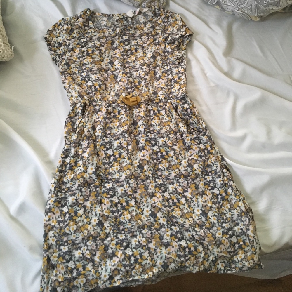 Girls dress