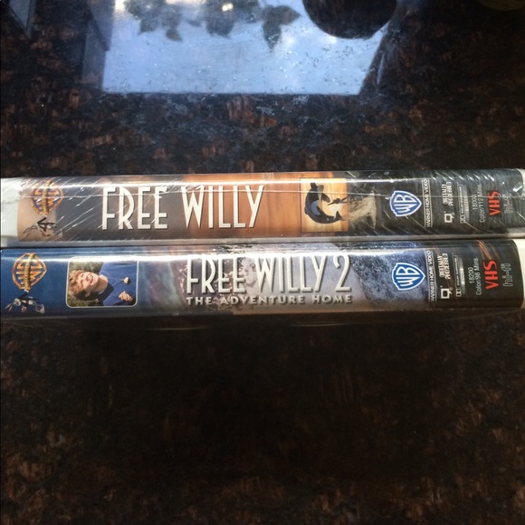 Free Willy 1 & 2 : The Adventure Home (VHS,) - Picture 4 of 4