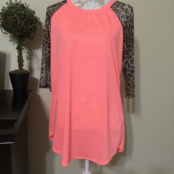 Fall in Love Coral Leopard Top - Picture 2 of 5