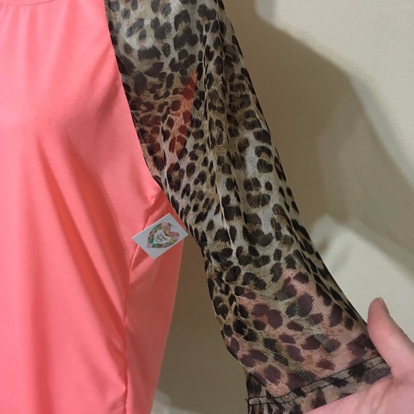 Fall in Love Coral Leopard Top - Picture 3 of 5