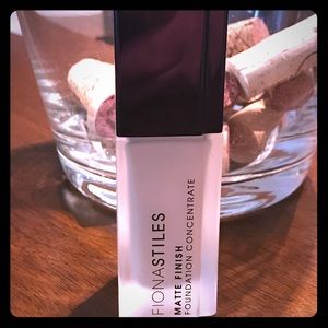 Fiona Stiles Matte Finish Foundation Concentrate